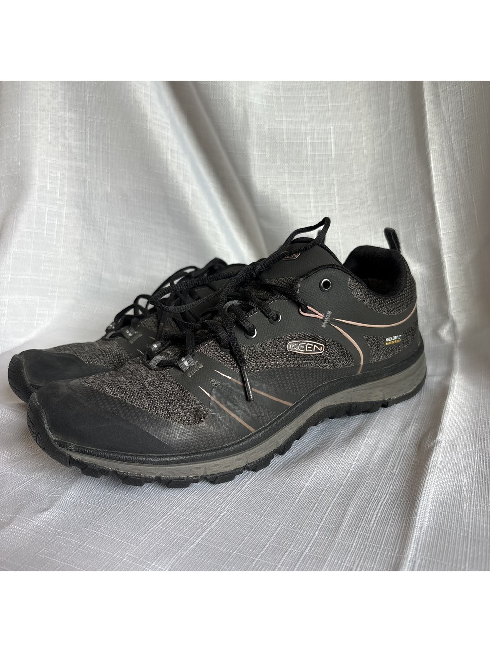 KEEN Women's Terradora Waterproof Low Hiking Shoes - Black / Rose Gold Size 9